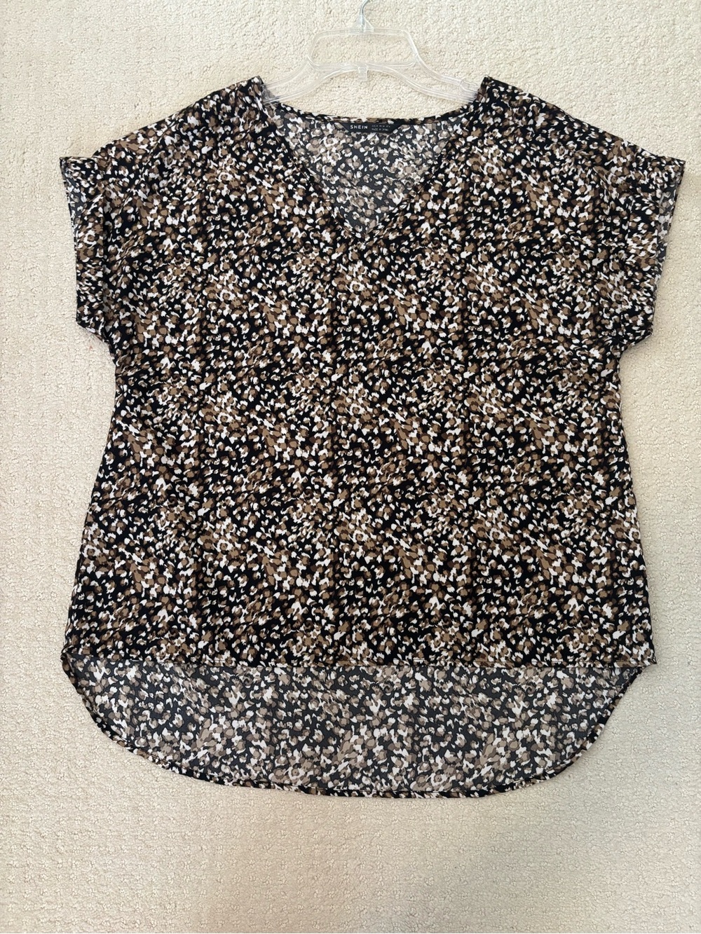 SHEIN Women’s Blouse Black Cream Brown Printed V-Neck Cuffed Sleeve Size Medium